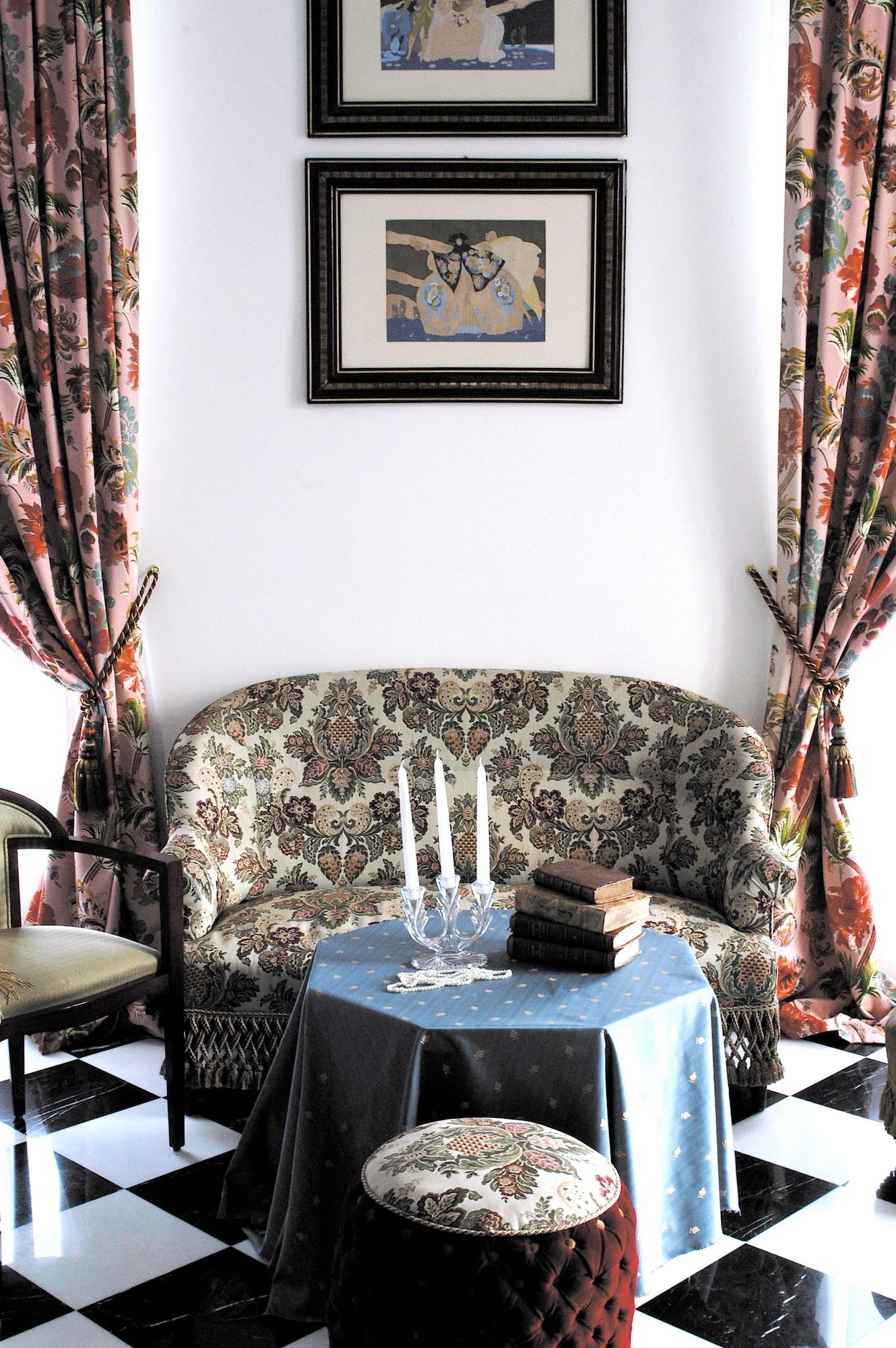 Grand Des Ambassadeurs Hotel 4*