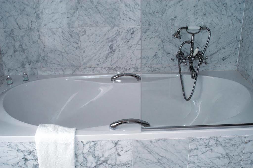 Grand Des Ambassadeurs Hotel